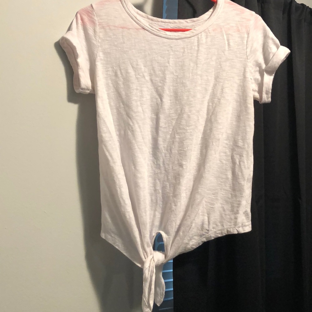 White tee shirt